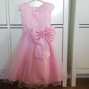 Girl dress 5-6 T